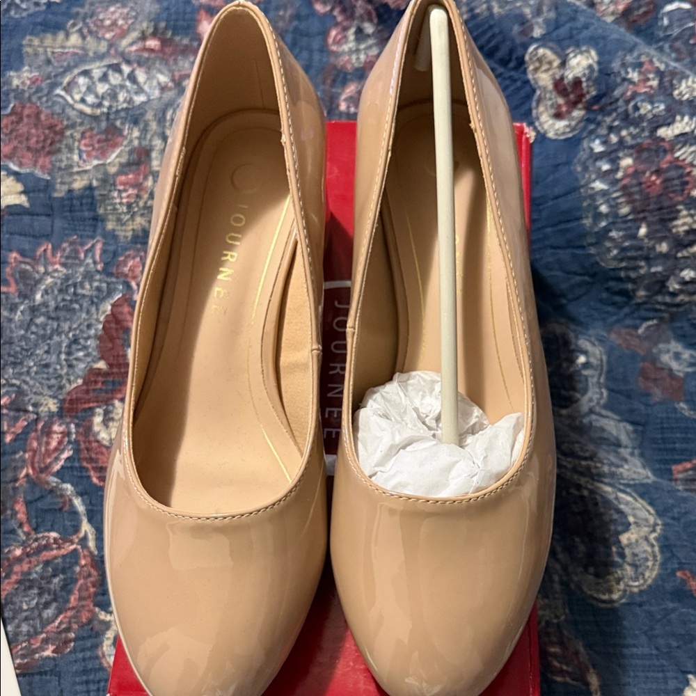 Journee Collection Nude Patent Heels